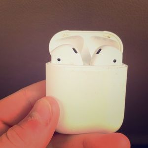 AirPods